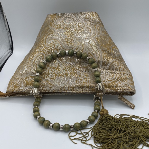 Braciano gold metallic with olive green beaded handle. Medium - Picture 4 of 7